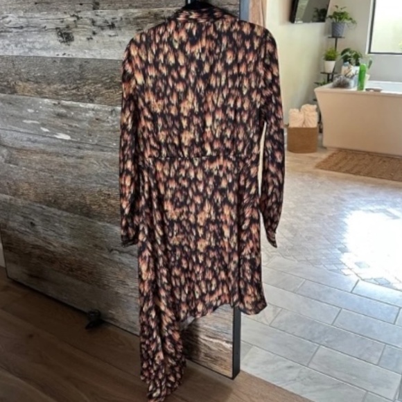 TOPSHOP Long Sleeve Asymmetrical Shirt Dress in Fire - Picture 4 of 11